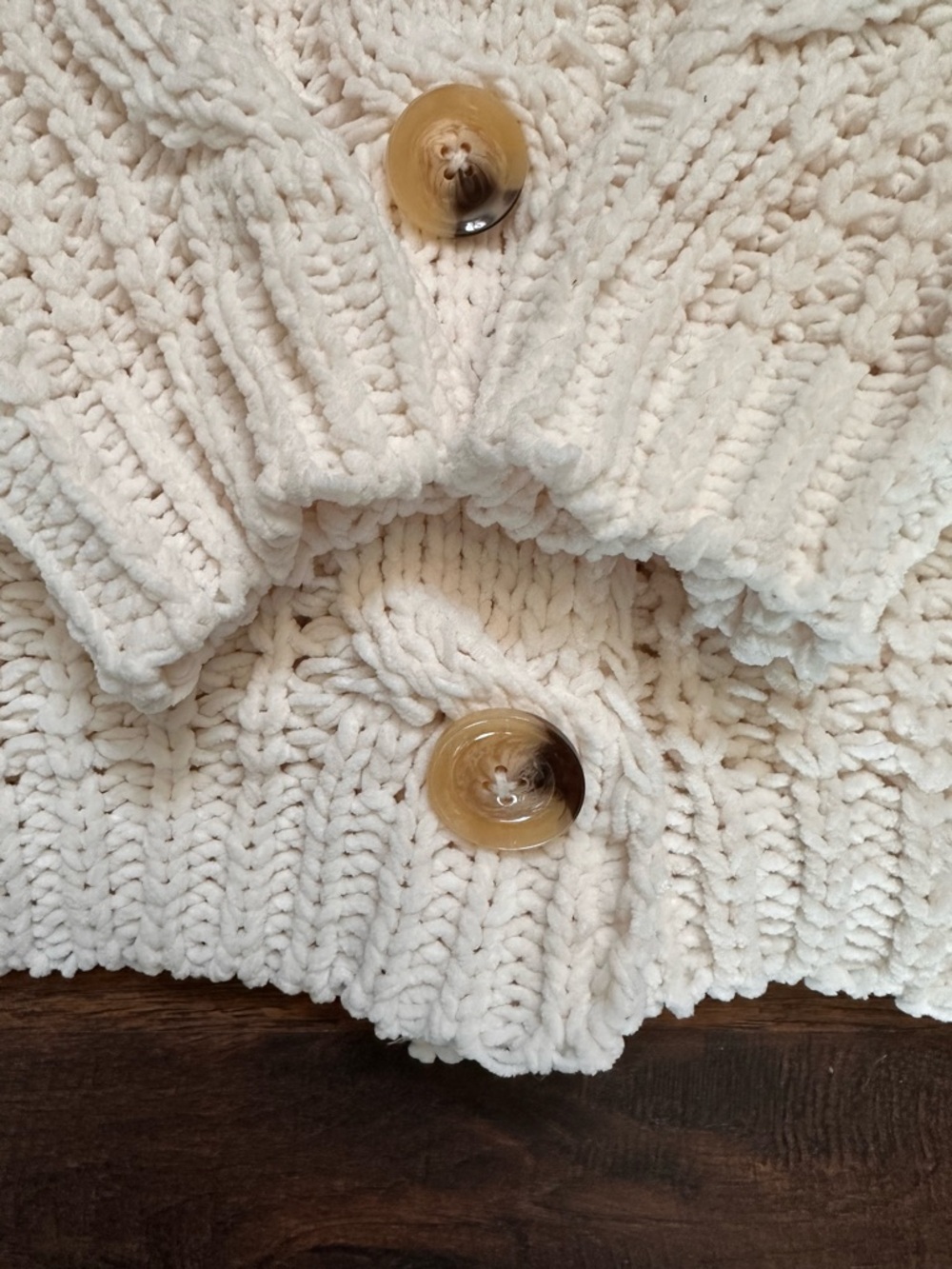 Aakaa Cream Knit Cardigan Sweater cable pattern on front SUPER SOFT M like new - Picture 8 of 17